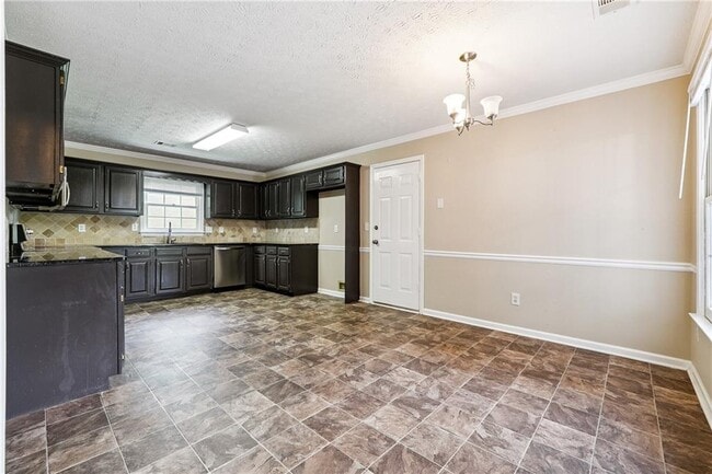 Building Photo - 1425 Shamrock Hill Cir