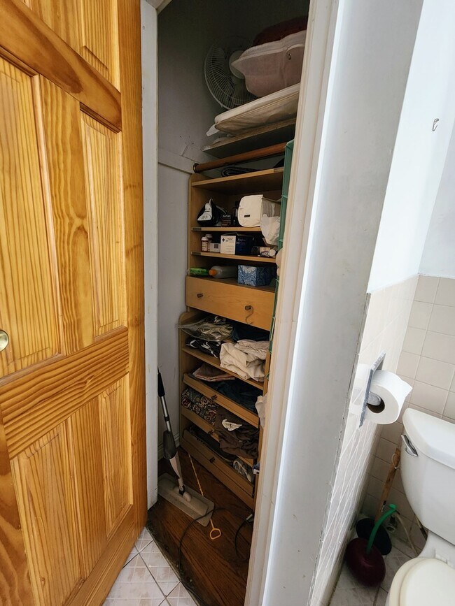 Building Photo - 2218 N St Louis Ave