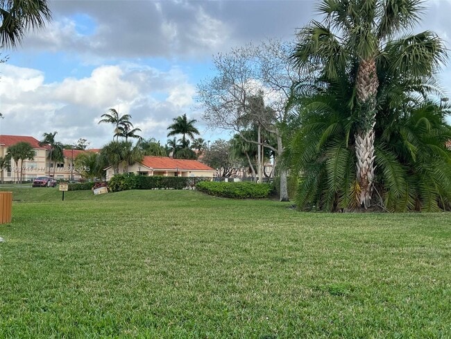 Building Photo - 3410 Pinewalk Dr N