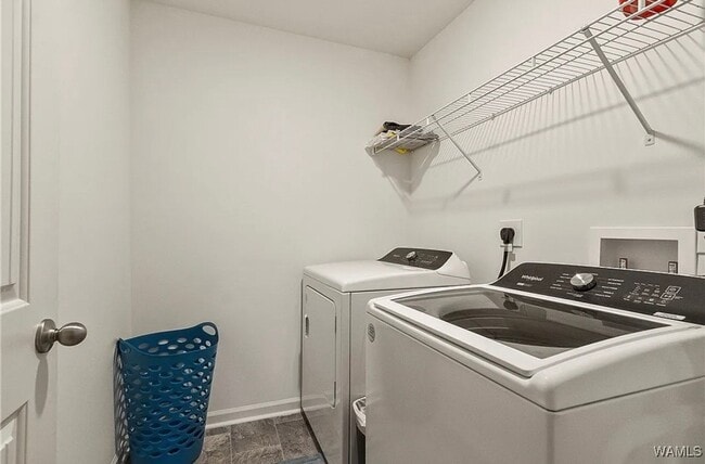 Building Photo - 3BR/2.5BA in Northport