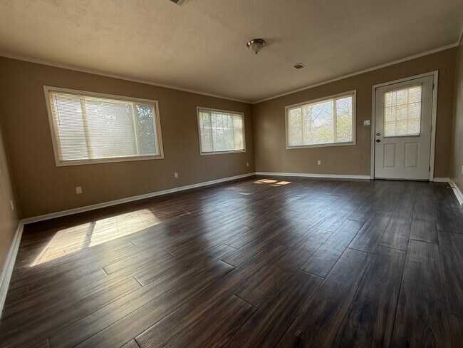 Building Photo - 4082 Spencer St