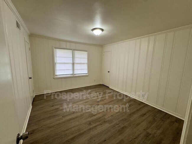 Building Photo - 3543 Berkley Dr