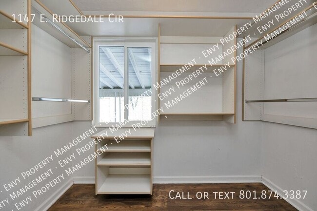 Building Photo - 1147 E Ridgedale Cir