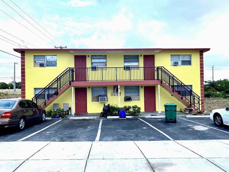 Primary Photo - 901 W 9th St