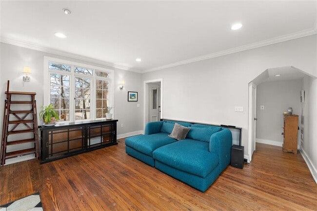 Building Photo - 732 Orchard Terrace