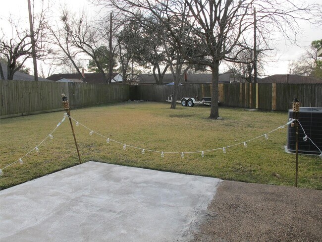 Building Photo - 14207 Long River Ct