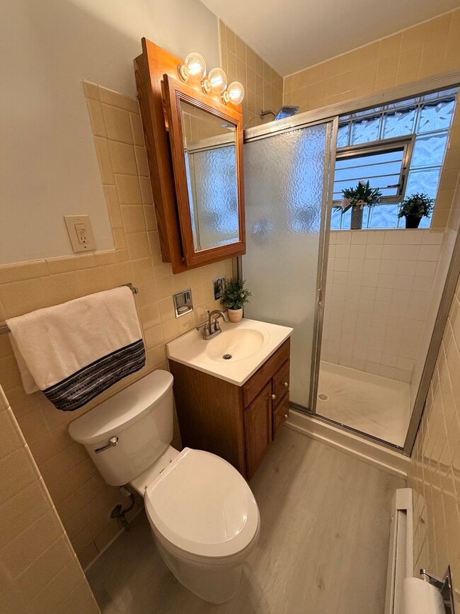 Building Photo - 2308 Oakton St