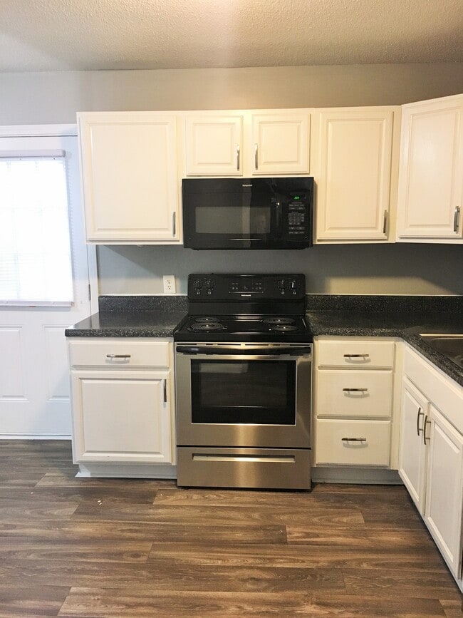 Building Photo - 510 Sherwood Ct