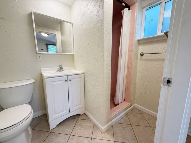 Building Photo - Updated 3 Bed/2 Bath Home For Rent!