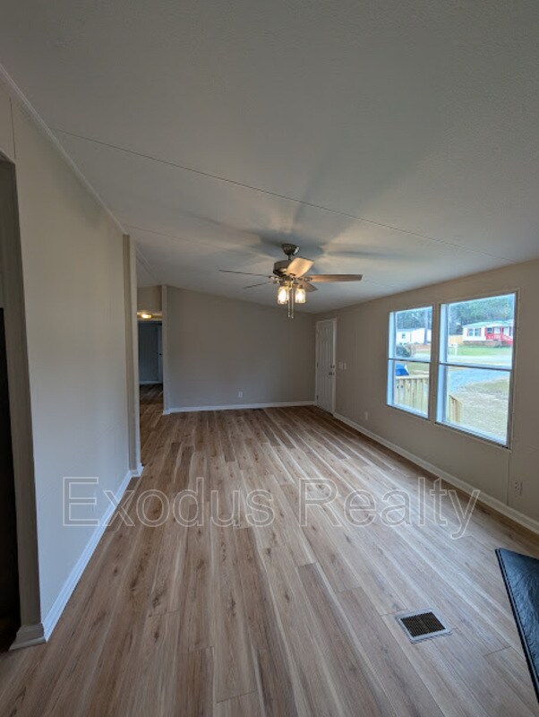 Building Photo - 45 Castle Wood