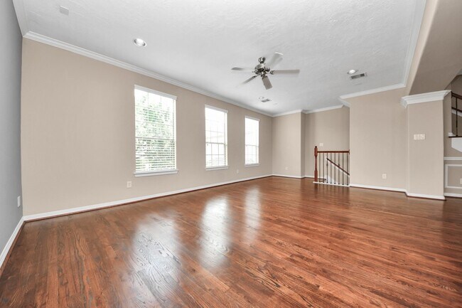 Building Photo - 908 W 26th St