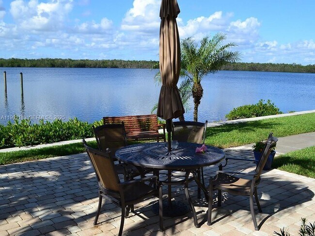 Building Photo - 5151 Jimmy Buffett Mem Hwy