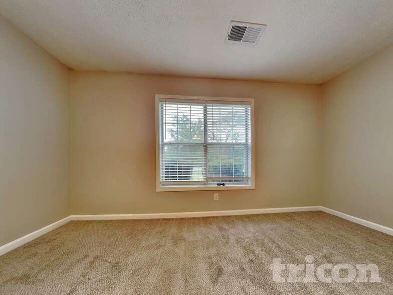 Building Photo - 3625 Cobblestone Dr