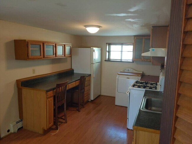 Building Photo - 6 Herrick Ct