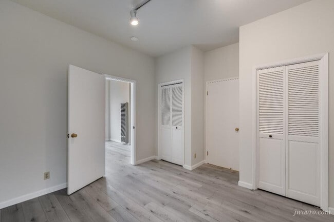 Building Photo - 33a Isis St