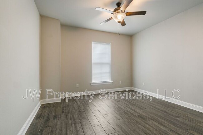 Building Photo - 612 Claiborne Trails Dr