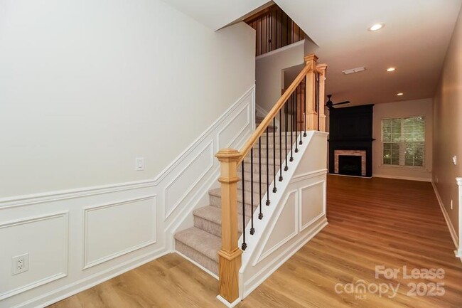 Building Photo - 10310 Blakeney Preserve Dr