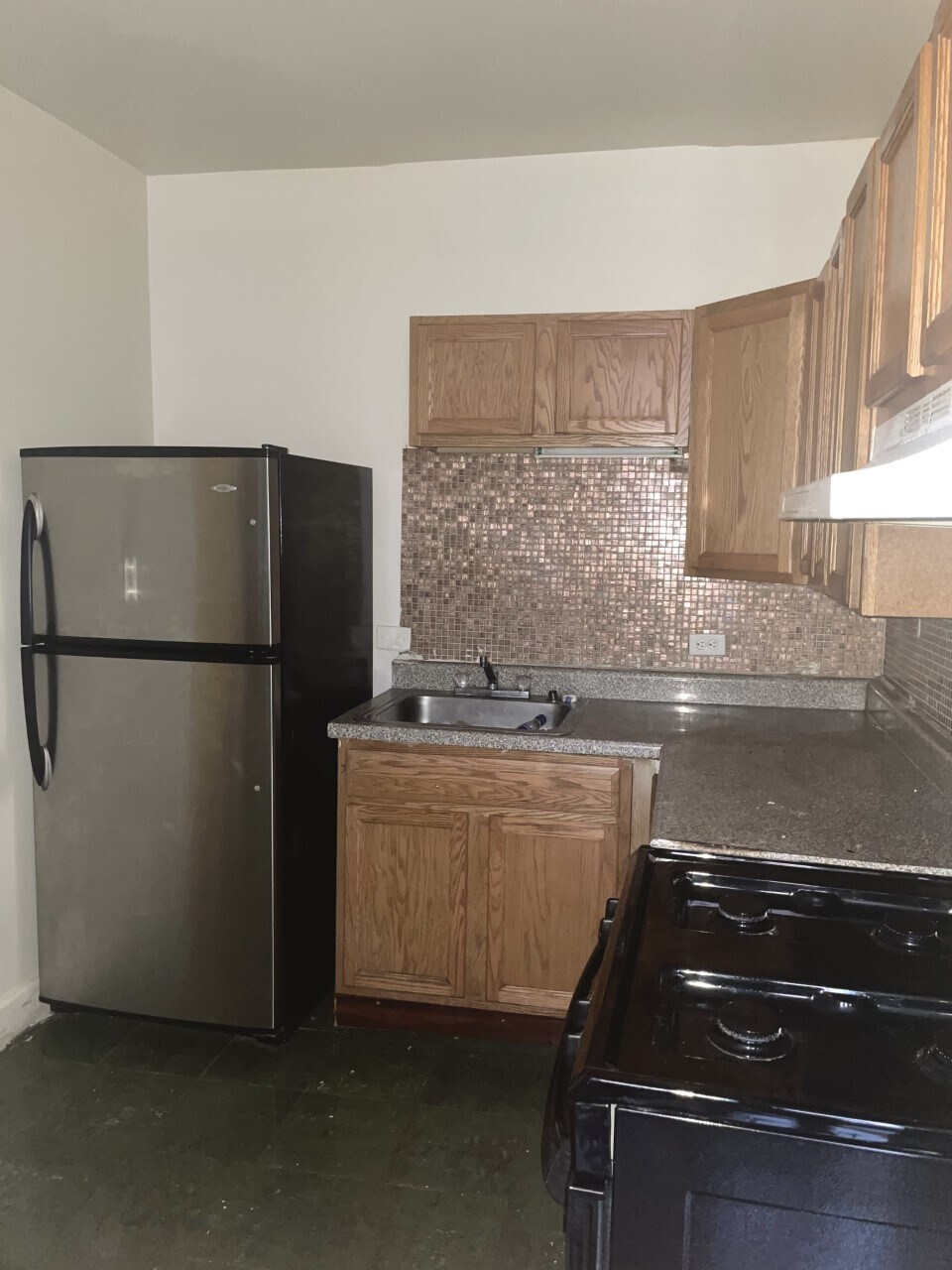 Kitchen - 4926 N Kedzie Ave