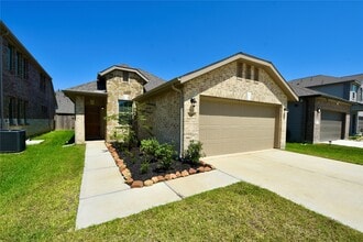 Building Photo - 22491 Kinley St