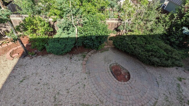 Building Photo - TWO STORY WITH FINISHED WALKOUT BASEMENT A...