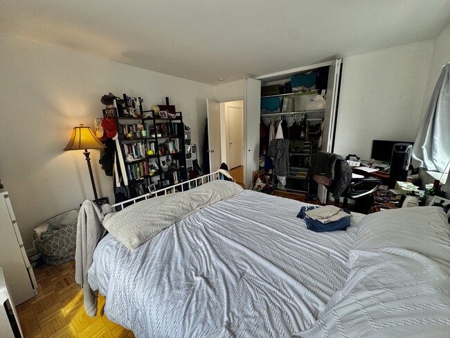 Building Photo - 2 Larose Pl