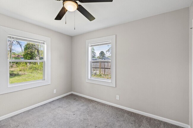 Building Photo - 1831 Catalina Dr