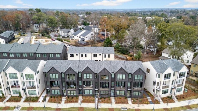 Building Photo - 2641 Mackintosh Ct