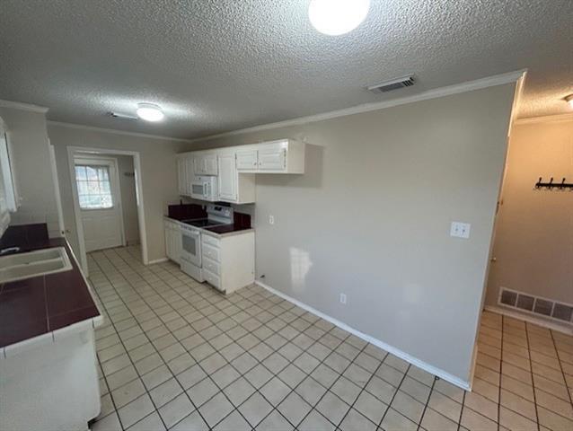 Building Photo - 422 S 4th St