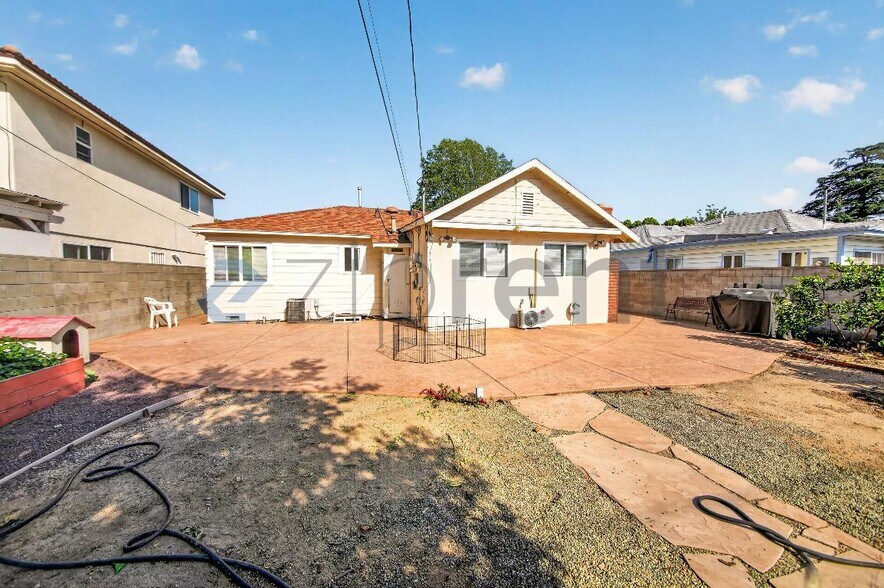 Building Photo - 2853 Doolittle Ave