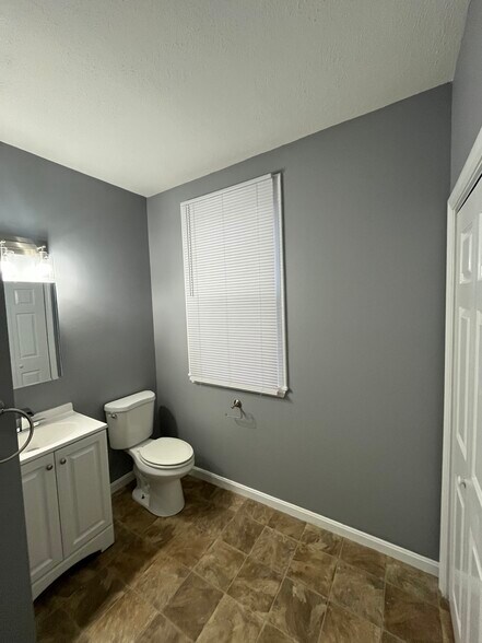 Building Photo - 89 3rd St