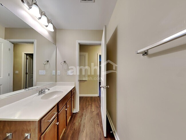 Building Photo - 317 Drayton Place Dr