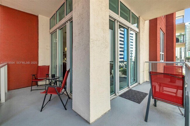 Building Photo - 1155 Brickell Bay Dr