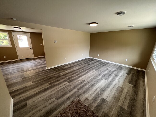 Building Photo - Roland Single Family