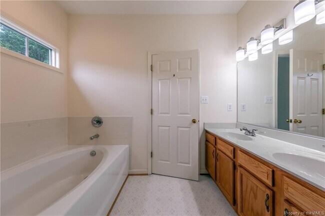 Building Photo - 3736 Cherry Walk
