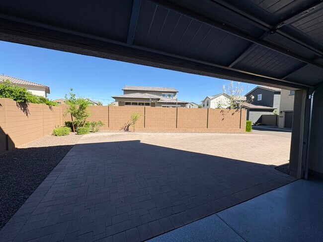 Building Photo - 1928 W Chisum Trl