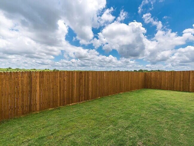 Building Photo - "Charming 3-Bedroom Home with 2 Full Baths in Idyllic San Marcos Location!"