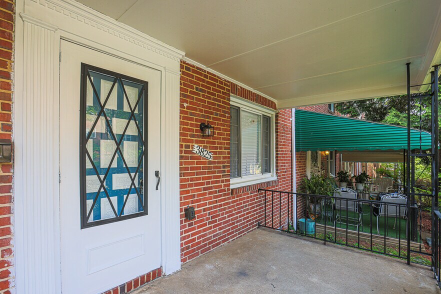 Building Photo - 3825 Rexmere Rd
