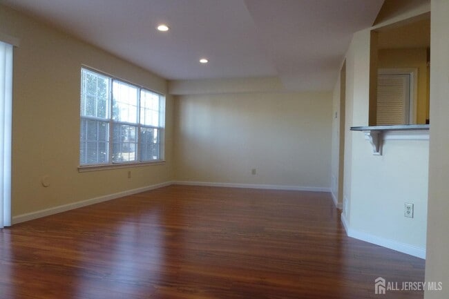 Building Photo - 601 Hampshire Dr