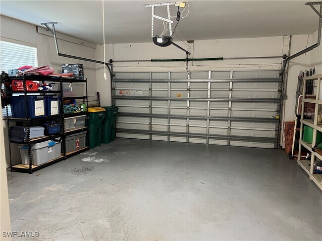 Building Photo - 2081 Crestview Way