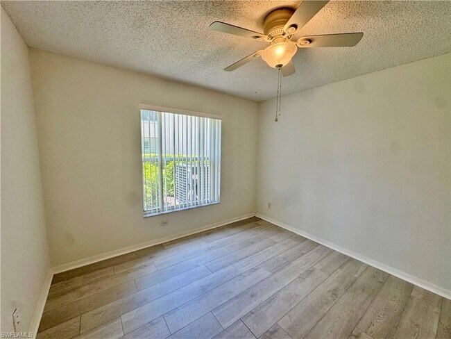 Building Photo - 661 Squire Cir