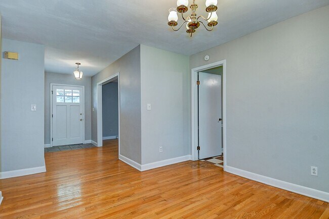 Building Photo - STUNNING 3 BEDROOM RANCH WATERFRONT HOME ON 1 ACRE W/ 1 CAR GARAGE!!