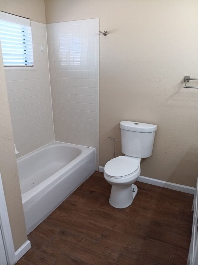 Building Photo - Available Now! 3 Bedroom 2 Bathroom Located in SW ABQ!! Showings Available! Price drop!