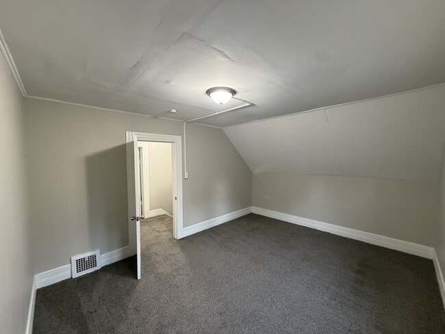 Building Photo - 875 E 154th St