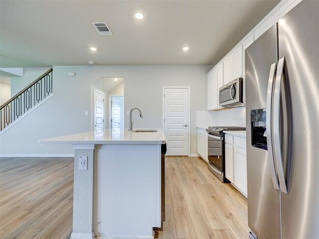 Building Photo - 10205 Mager Ln
