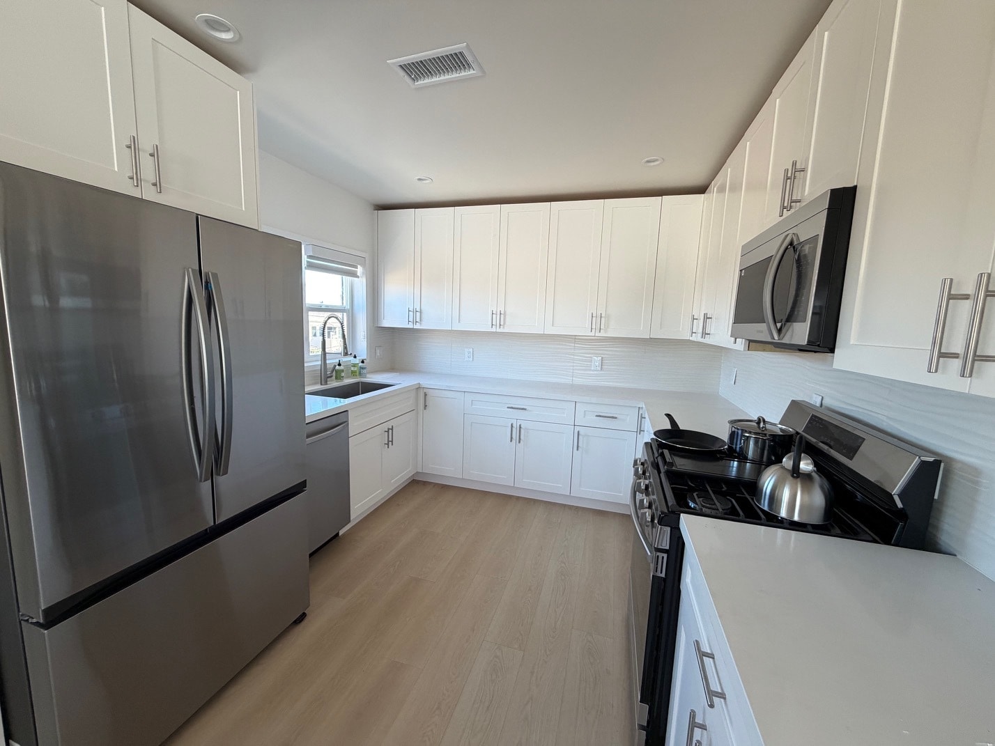 Building Photo - 1546 S Ogden Dr