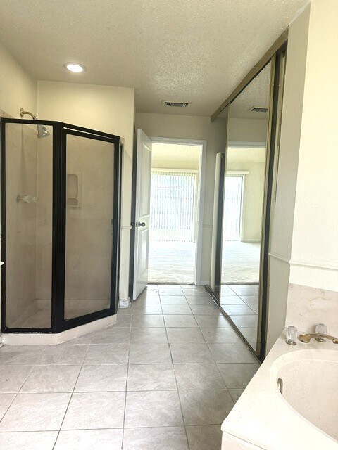 Building Photo - 14702 Rancho Vista Dr