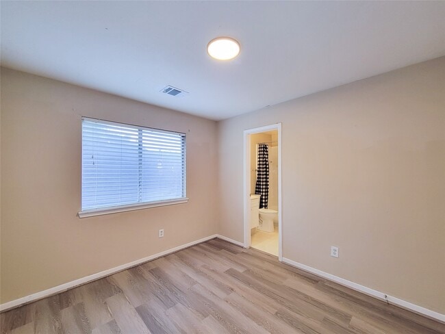 Building Photo - 4626 Jaymar Dr