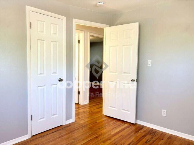 Building Photo - 6628 Eaton St