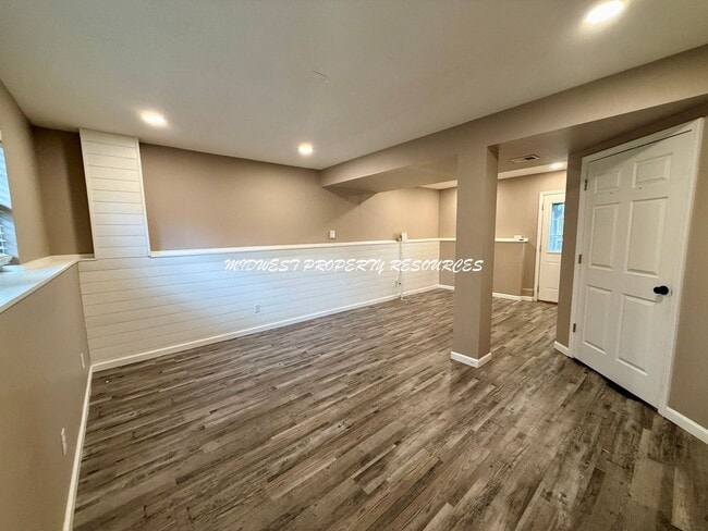 Building Photo - Lee's Summit Schools! 3 Bedroom/2.5 Bath H...