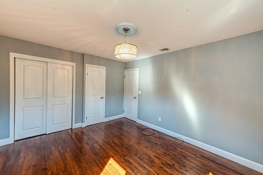 Building Photo - 2002 City Ave